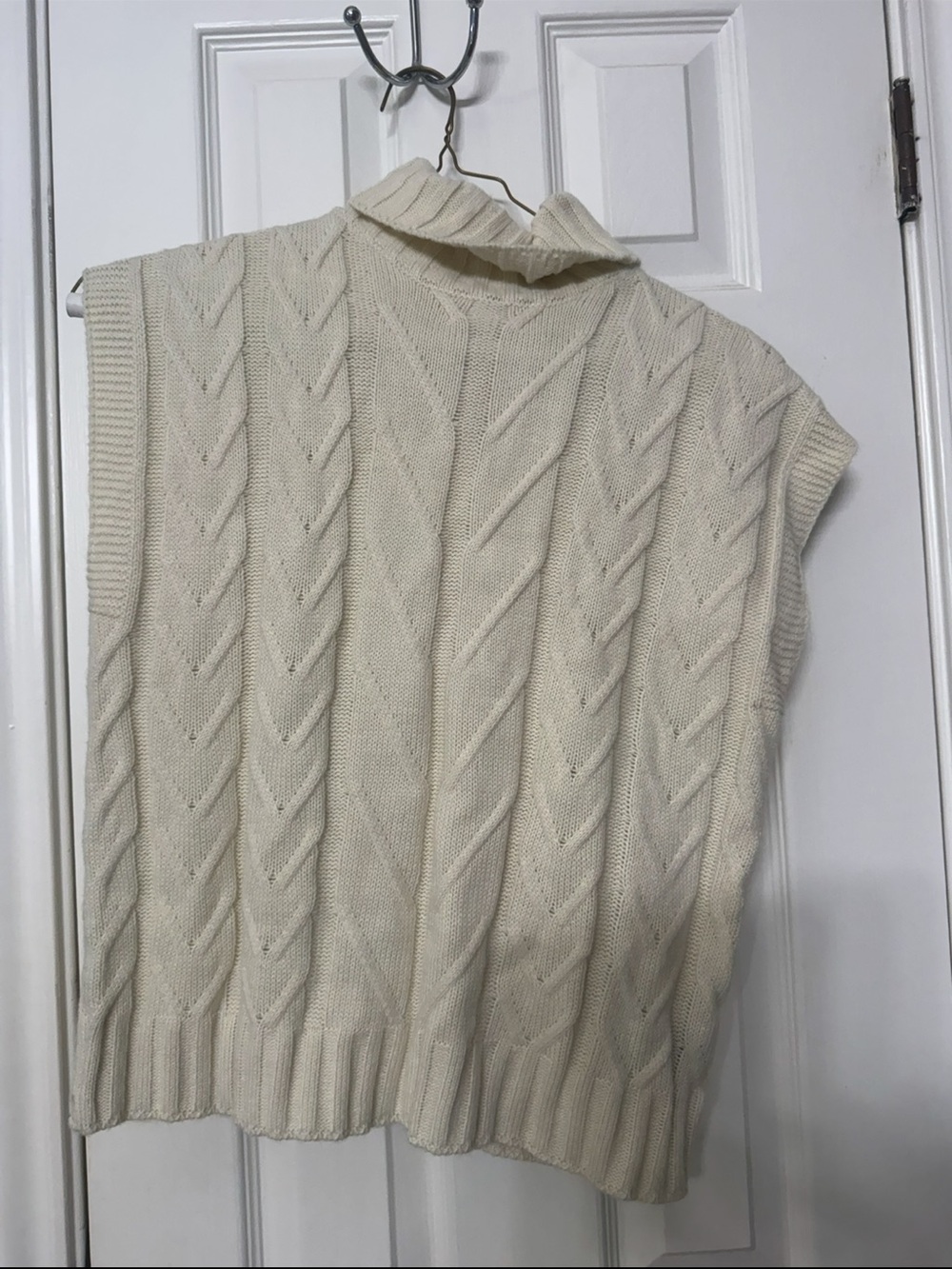 SHEIN Cream Cable Knit Sleeveless Turtleneck
